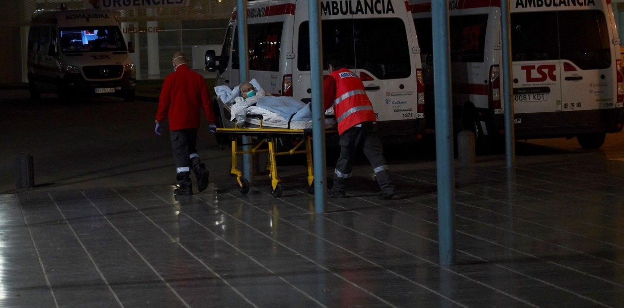 El brote, sin freno, Coronavirus en España: volvió a aumentar la cantidad de muertos y son casi 5.000 los fallecidos por la pandemia