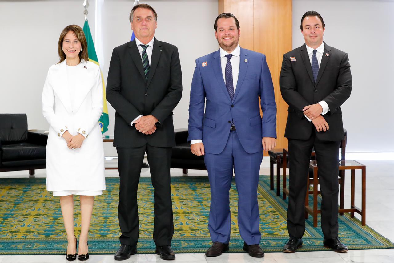 La embajadora Patricia Villegas de Jorge presentó cartas credenciales ante el presidente Jair Bolsonaro