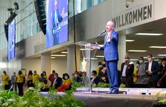 Por aclamación, PLD proclama a Danilo Medina como su presidente