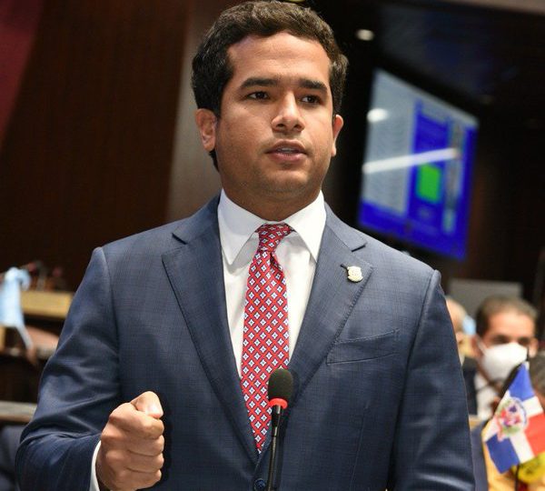 Omar Fernández: El político de oposición más admirado en el Distrito Nacional