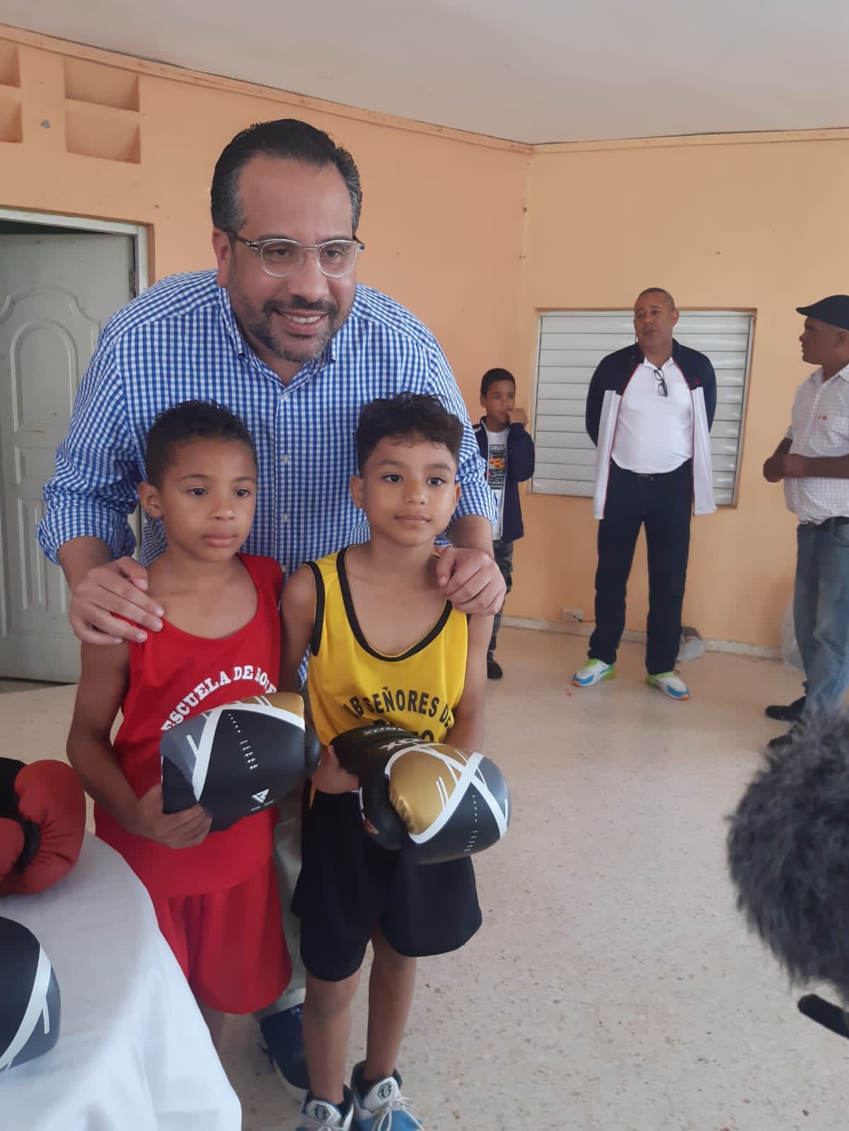 Gobierno va en auxilio de jóvenes boxeadores de Cenoví que sufrieron accidente mientras practicaban