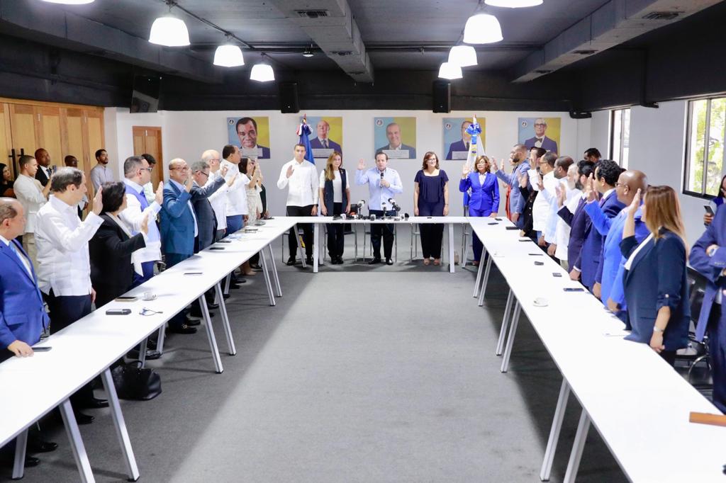 PRM juramenta sus nuevos secretarios nacionales y directores departamentales