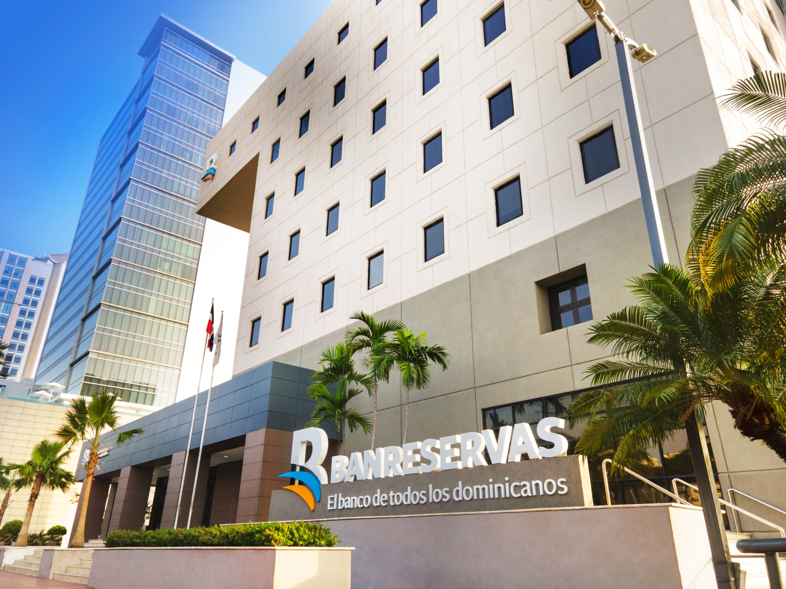 como Mejor Banco del Caribe y Mejor Banco de RD 2023