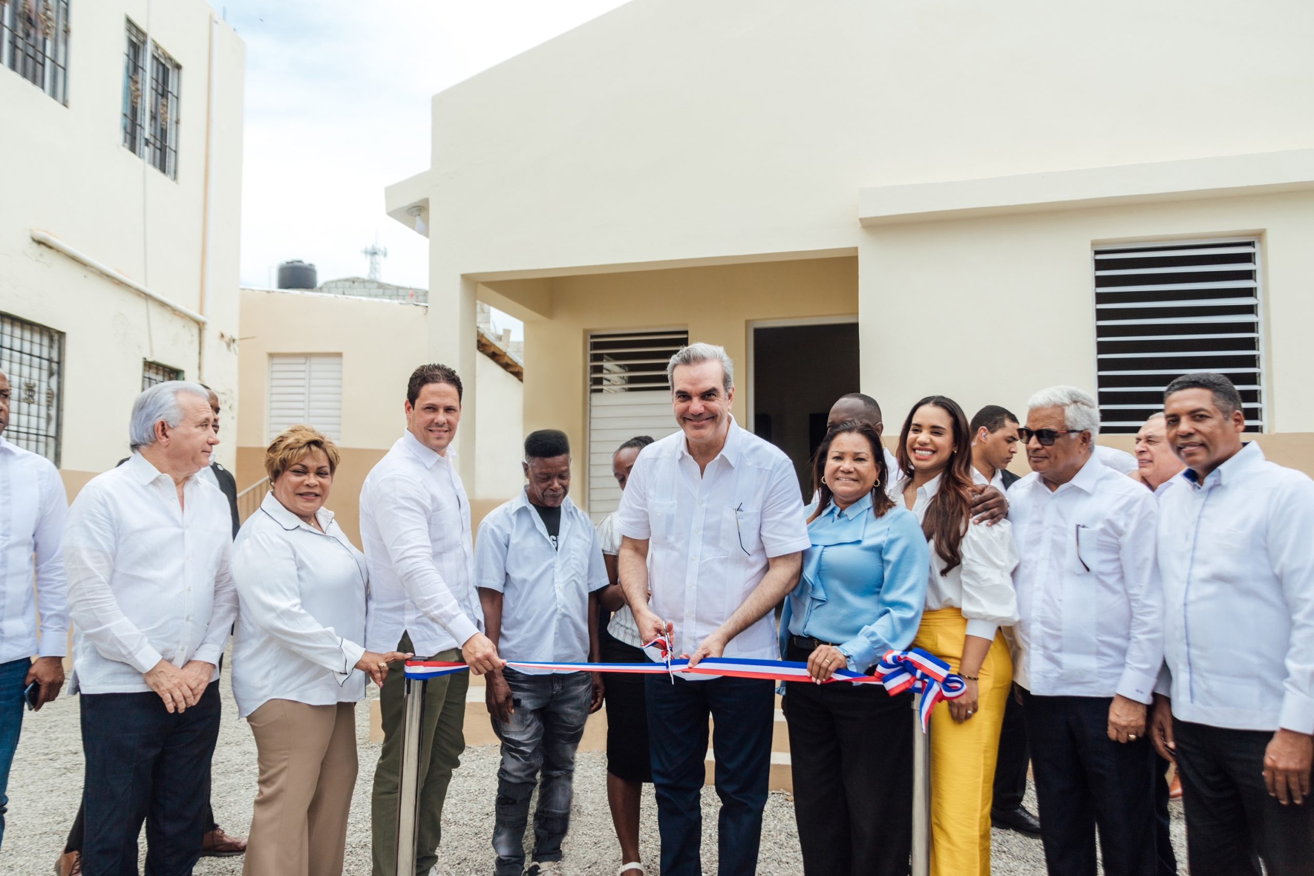Presidente Abinader y Ministro Bonilla entregan obras de mejoramiento de hábitat en Santo Domingo Norte