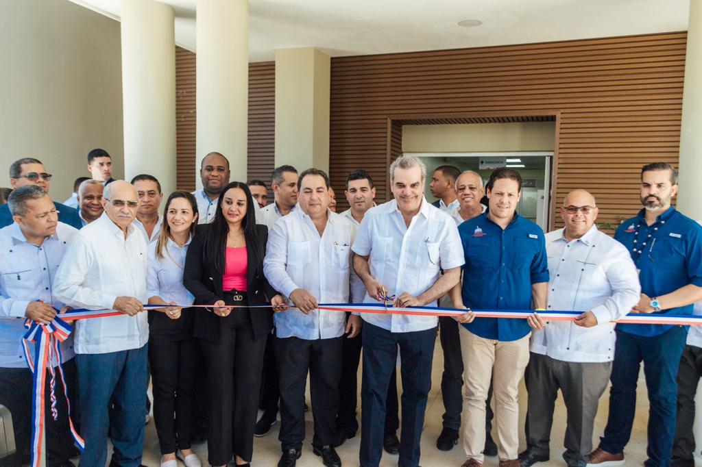 Presidente Luis Abinader y Ministro Bonilla entregan Hospital Municipal de Esperanza Dr. José Fausto Ovalles en Valverde