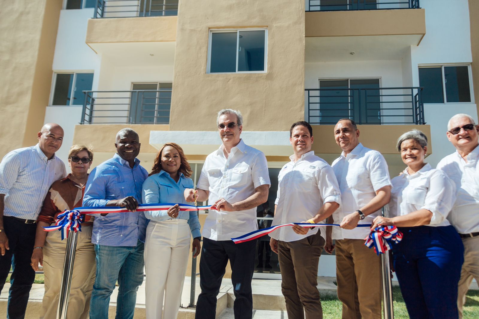 Presidente Abinader y Ministro Bonilla entregan Mi Vivienda Los Llanos