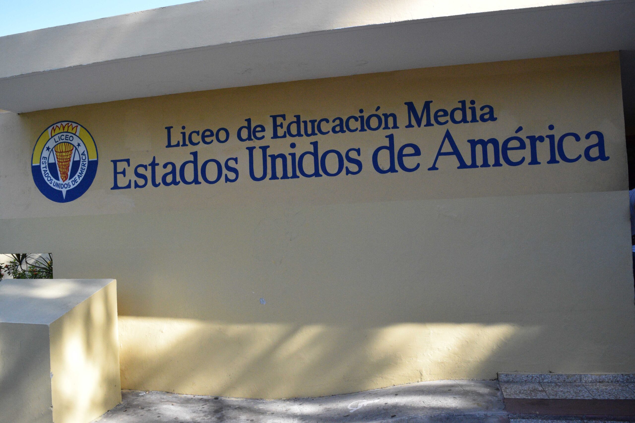 Año escolar arranca con 2.6 millones de estudiantes en sector público y privado