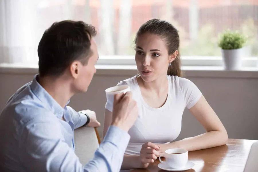 Cuál es la frase que anticipa una crisis en las relaciones de pareja, según una sexóloga especialista