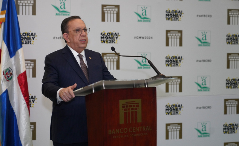 Cerca de 500 mil dominicanos fueron incorporados al sistema financiero en 2023, según Valdez Albizu