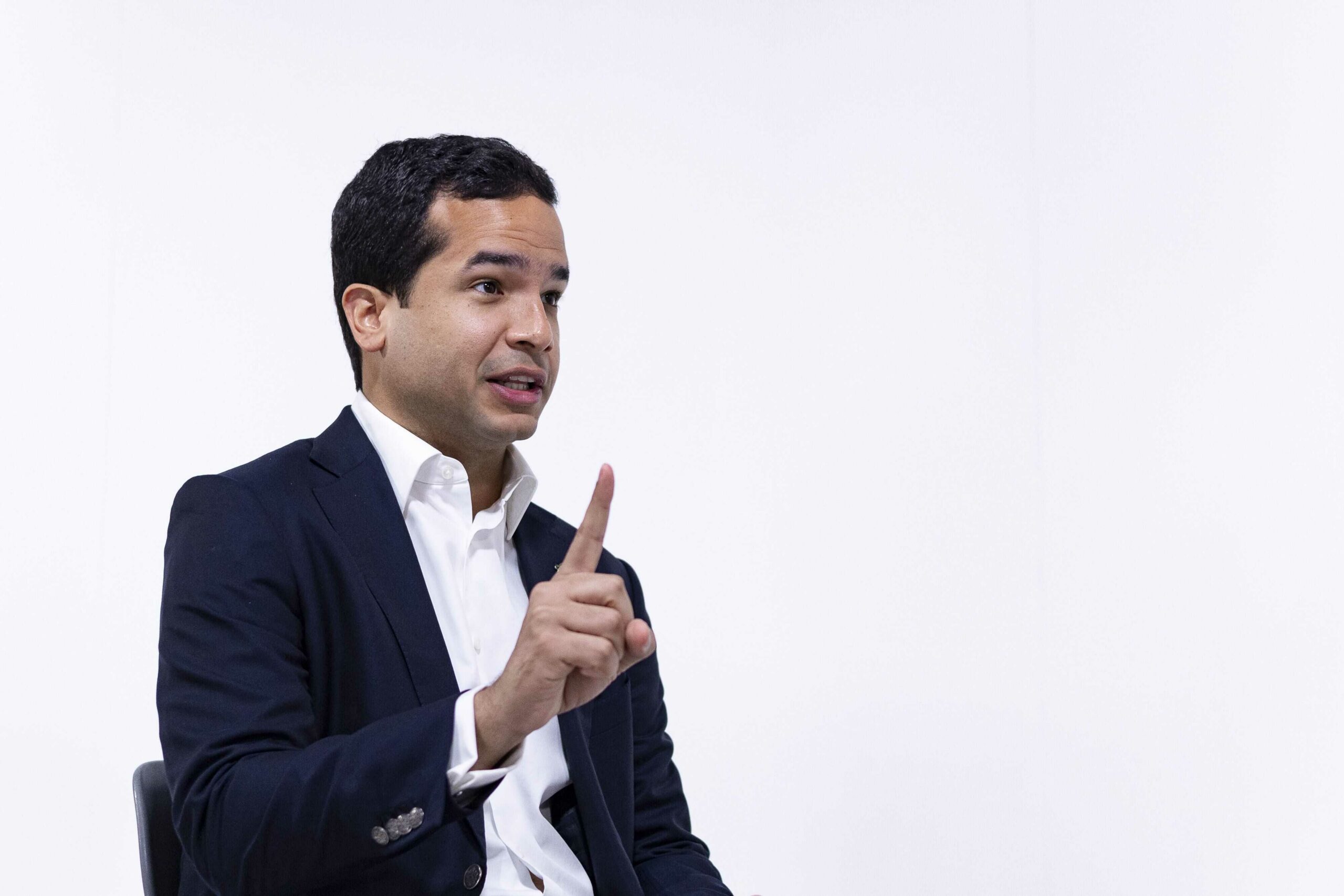 Fraude electoral en Venezuela: Con una postura critica sobre el régimen de Nicolás Maduro, Omar se distancia de Leonel