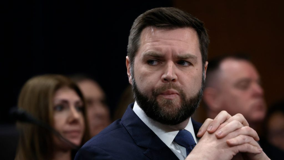 ¿Quién es J.D. Vance, el candidato a vicepresidente de Donald Trump?