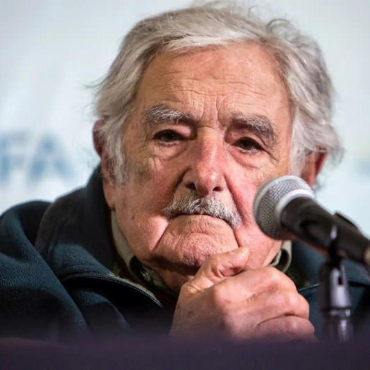 José Mujica afirmó que el cáncer lo dejó "deshecho" y que está "perdiendo la vida"