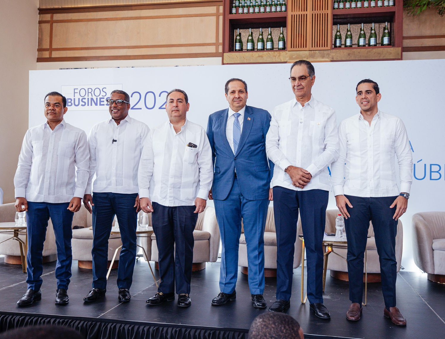 Foros Business reúne a representantes de instituciones públicas en conversatorio sobre salud e innovación