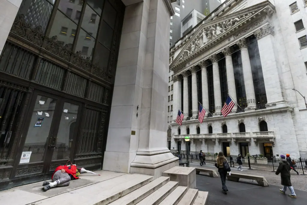 Wall Street abre mixto entre la creciente presión a las tecnológicas
